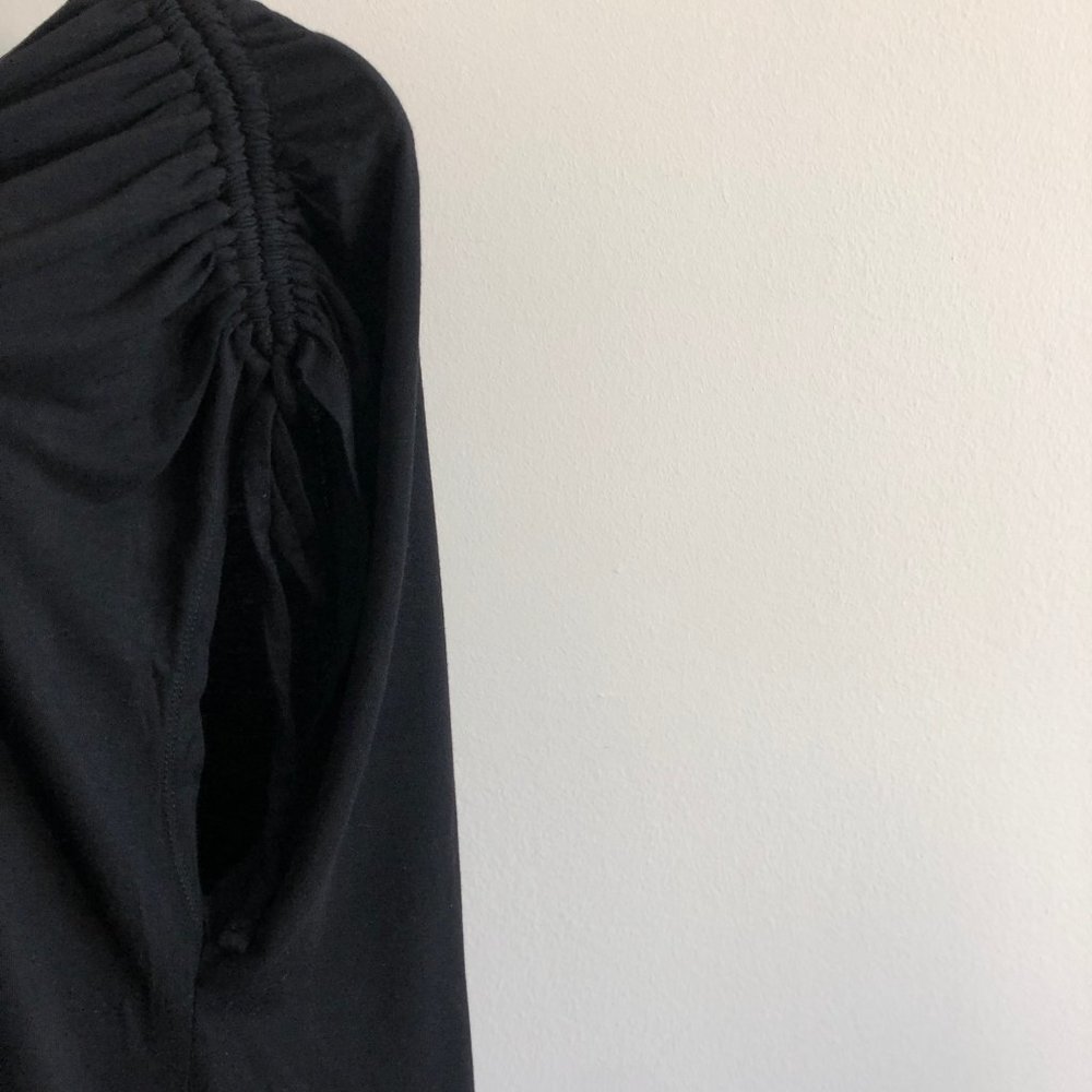 Lane Bryant Ruched Shoulder V-Neck Black Top 26 - 28 - Picture 4 of 6